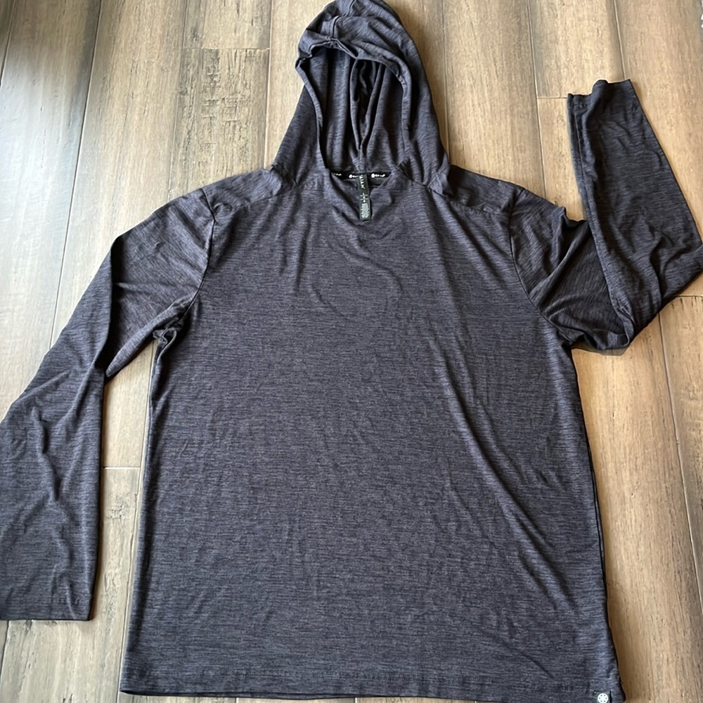 Gaiam Women’s Long sleeved hooded shirt